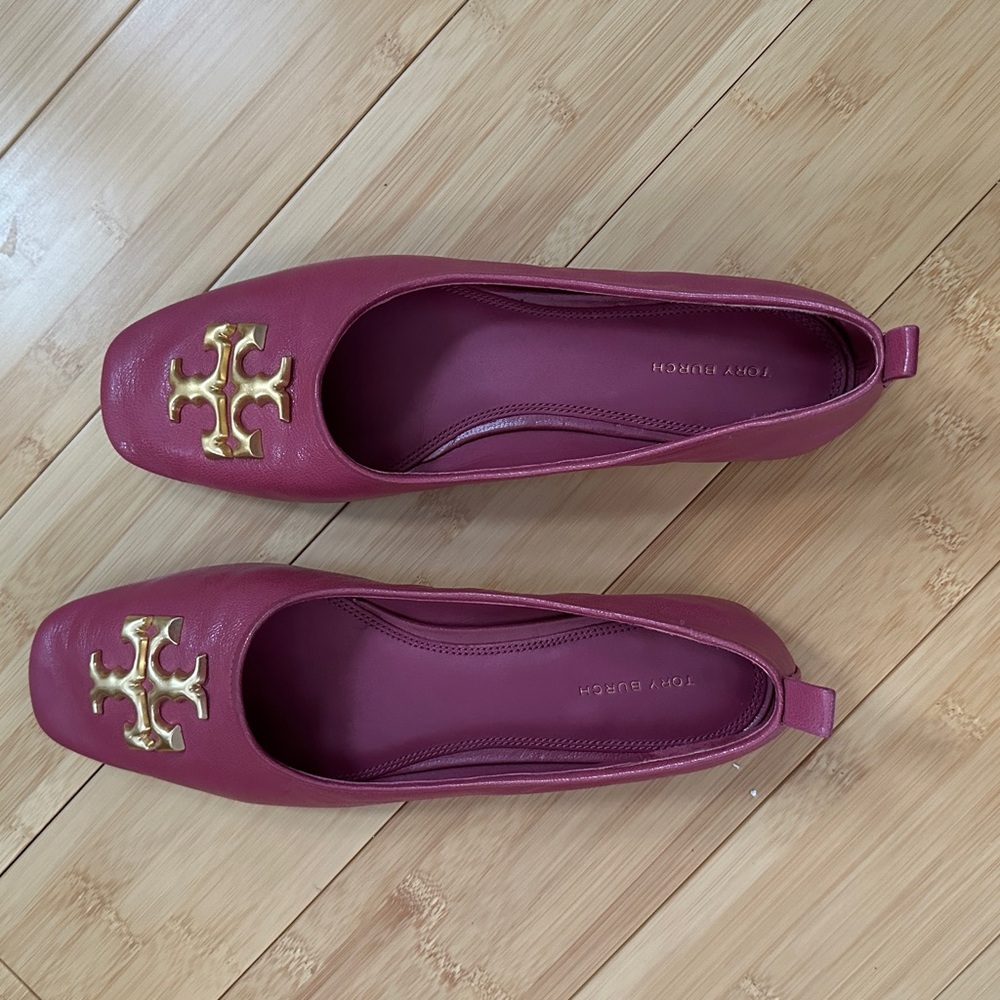 Square toe patent leather flats